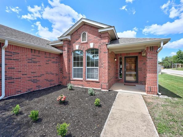 2801 Stirrup CV, Leander TX 78641