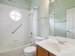 12401 Los Indios TRL 5, Austin TX 78729