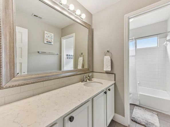 3219 Ash Glen LN, Round Rock TX 78681