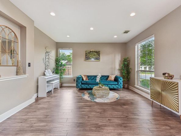 3219 Ash Glen LN, Round Rock TX 78681