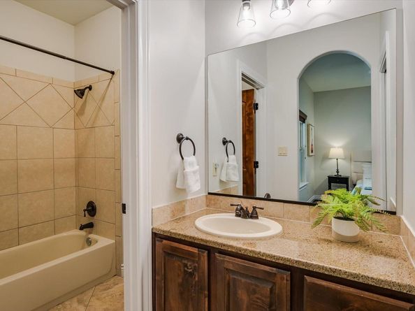 524 Highland Spring LN, Georgetown TX 78633