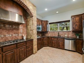 524 Highland Spring LN, Georgetown TX 78633
