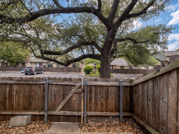 1015 E Yager LN 35, Austin TX 78753