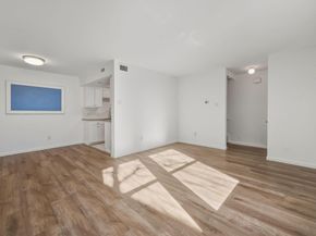 2124 Burton DR 125, Austin TX 78741