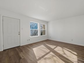 2124 Burton DR 125, Austin TX 78741