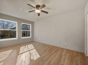 2124 Burton DR 125, Austin TX 78741