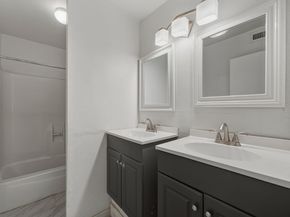 2124 Burton DR 125, Austin TX 78741