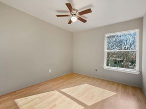 2124 Burton DR 125, Austin TX 78741