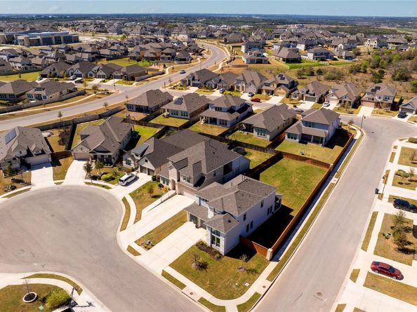 102 Fortuna Ct, Liberty Hill TX 78642