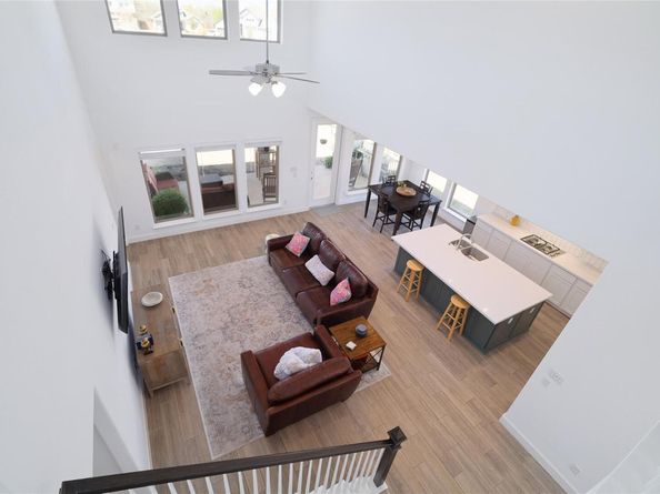 102 Fortuna Ct, Liberty Hill TX 78642