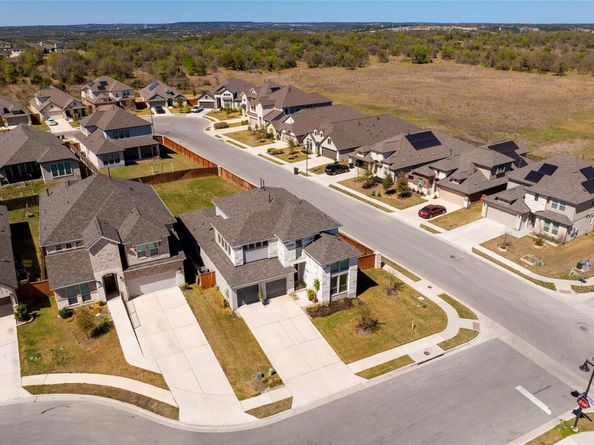 102 Fortuna Ct, Liberty Hill TX 78642