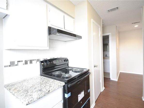 6903 Deatonhill DR 37, Austin TX 78745