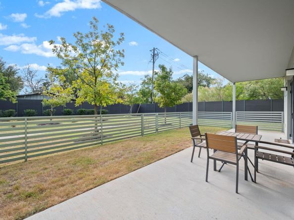 4004 Banister LN 115, Austin TX 78704