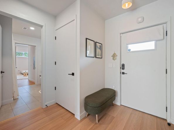4004 Banister LN 115, Austin TX 78704