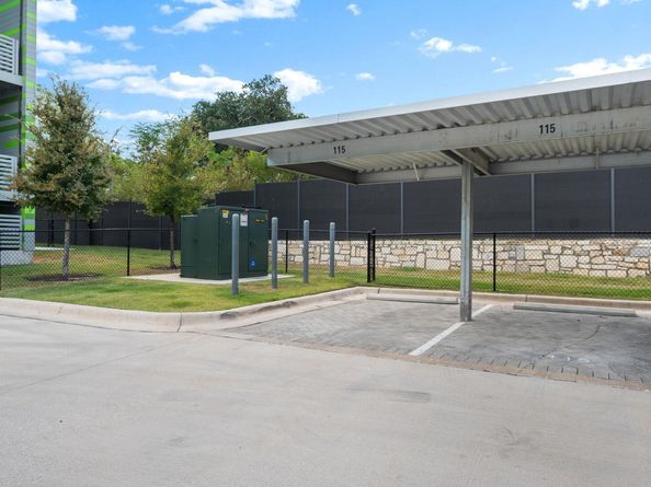 4004 Banister LN 115, Austin TX 78704
