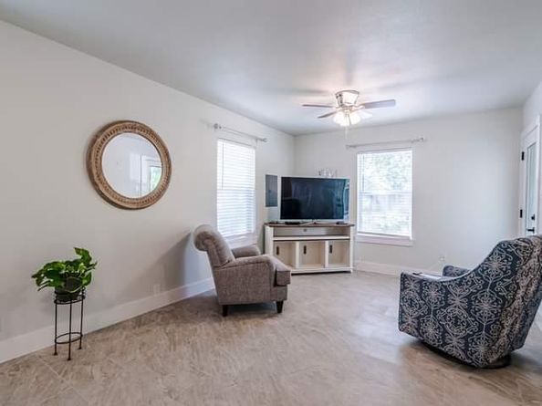 1104 Perry RD, Austin TX 78721