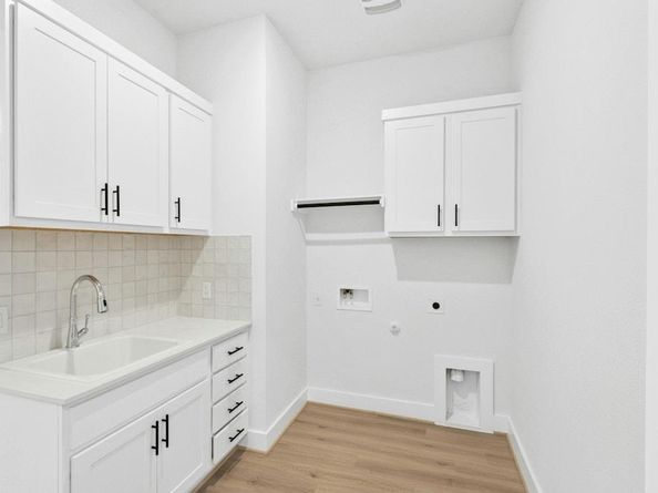 220 Reata Ridge LOOP, Liberty Hill TX 78642