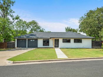 5702 Sutherlin RD