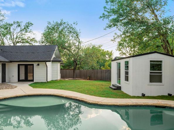 5702 Sutherlin RD, Austin TX 78723