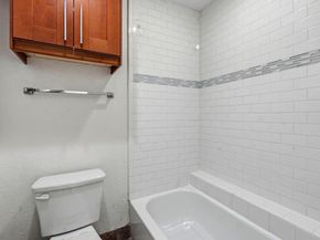 7685 Northcross DR 1121, Austin TX 78757