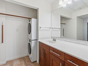 7685 Northcross DR 1121, Austin TX 78757