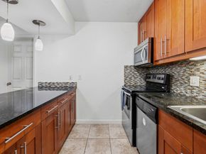 7685 Northcross DR 1121, Austin TX 78757