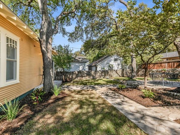 106 E 35th ST, Austin TX 78705
