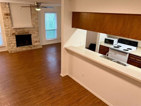 10616 Mellow MDWS 26C, Austin TX 78750