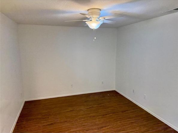 10616 Mellow MDWS 26C, Austin TX 78750