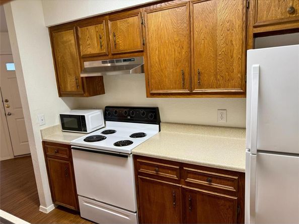 10616 Mellow MDWS 26C, Austin TX 78750