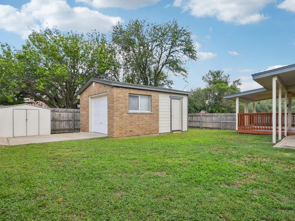 2101 Barnett DR, Cedar Park TX 78613