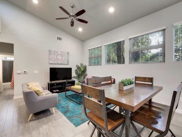 2709 E 2nd ST A, Austin TX 78702