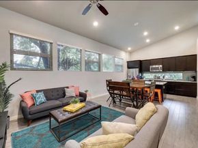 2709 E 2nd ST A, Austin TX 78702