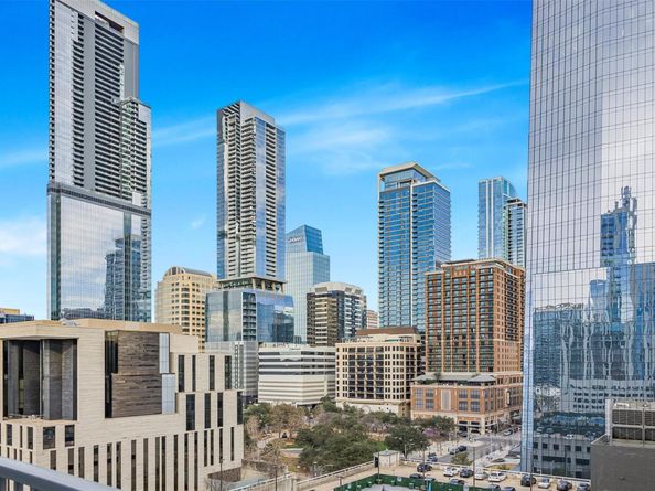 360 Nueces ST 1105, Austin TX 78701