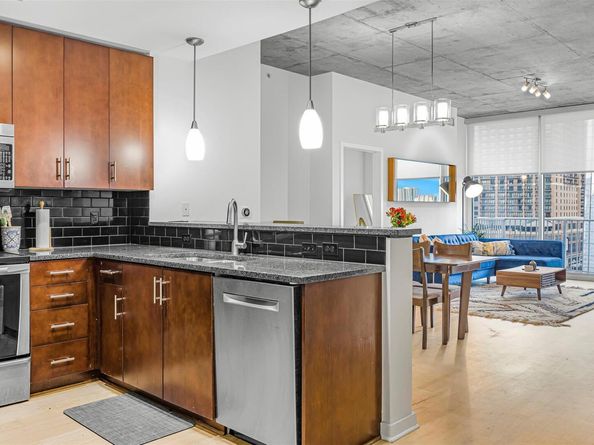 360 Nueces ST 1105, Austin TX 78701