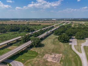 5029 Hazelnut LN, Del Valle TX 78617