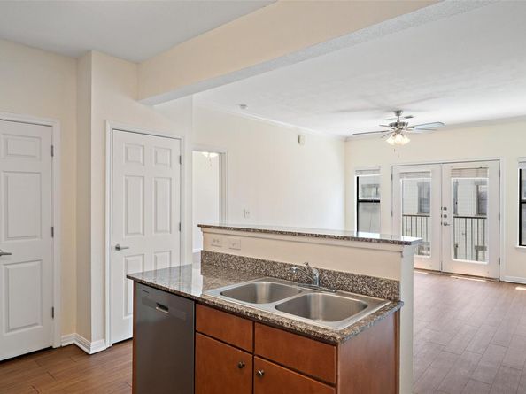 2502 Leon ST 417, Austin TX 78705