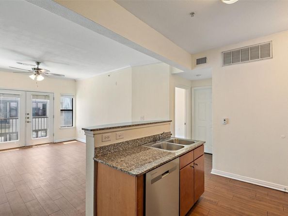 2502 Leon ST 417, Austin TX 78705