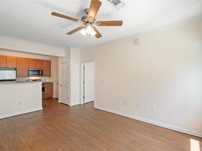 2502 Leon ST 417, Austin TX 78705