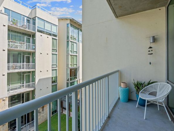 1600 Barton Springs RD 6403, Austin TX 78704