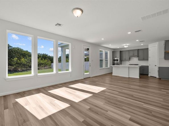 176 Alicante LN, Liberty Hill TX 78642