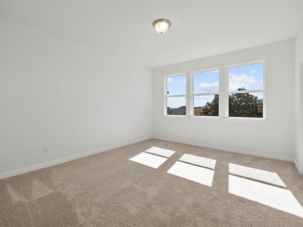 176 Alicante LN, Liberty Hill TX 78642