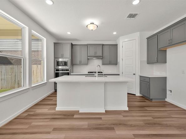 176 Alicante LN, Liberty Hill TX 78642