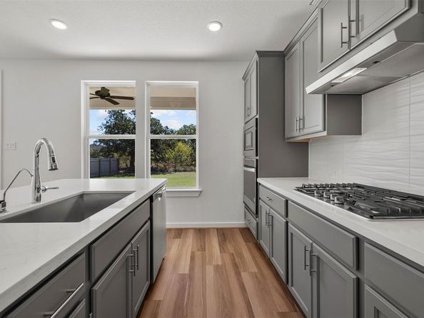 176 Alicante LN, Liberty Hill TX 78642