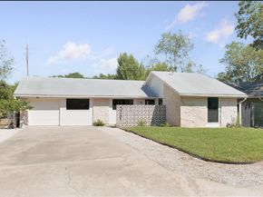 5261 Meadow Creek DR, Austin TX 78745