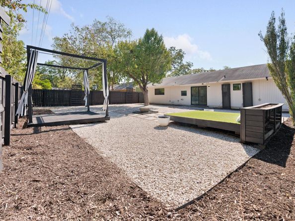 5261 Meadow Creek DR, Austin TX 78745