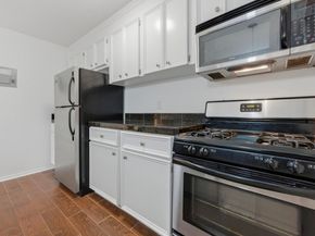 304 E 33rd ST 11, Austin TX 78705