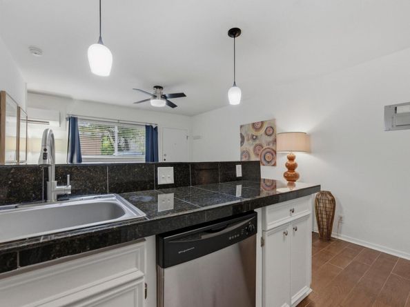 304 E 33rd ST 11, Austin TX 78705