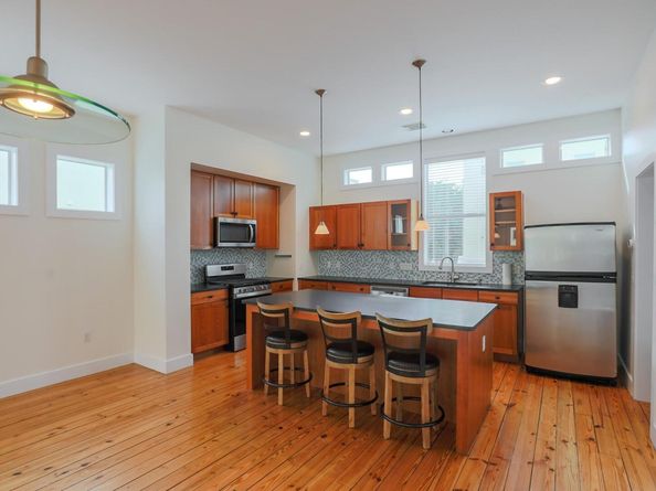 1205 Kinney Ave J, Austin TX 78704