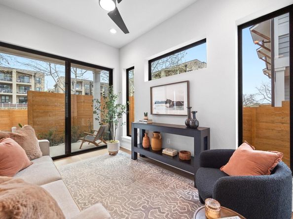 2707 Dulce LN 14, Austin TX 78704